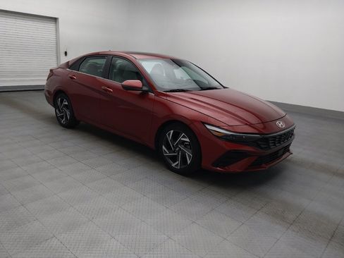 Used 2024 Hyundai Elantra Limited FWD image 11