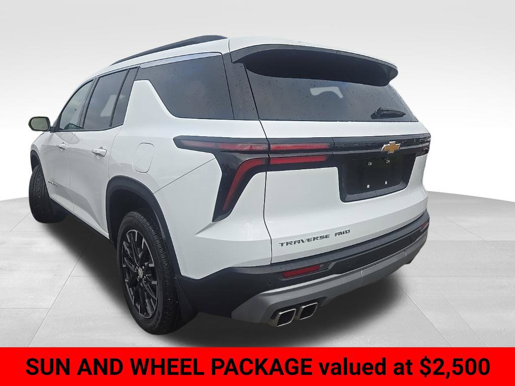 Used 2025 Chevrolet Traverse LT w/ Sun and Wheel Package AWD/4WD image 3