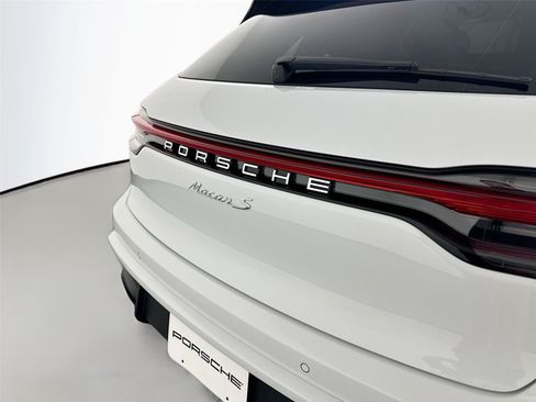 Certified 2026 Porsche Macan S AWD/4WD image 17