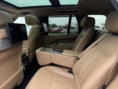 Used 2024 Land Rover Range Rover Autobiography AWD/4WD image 18