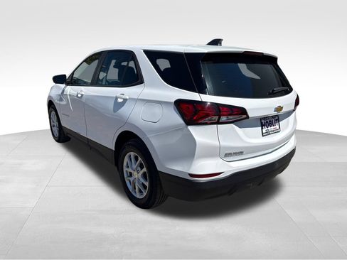 Used 2024 Chevrolet Equinox LS FWD image 3