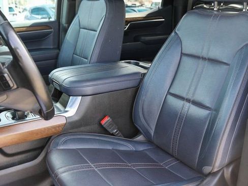 Used 2023 Chevrolet Silverado 1500 High Country w/ Technology Package image 15