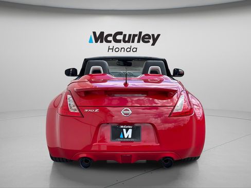 Used 2013 Nissan 370Z Touring w/ Sport Pkg RWD image 12