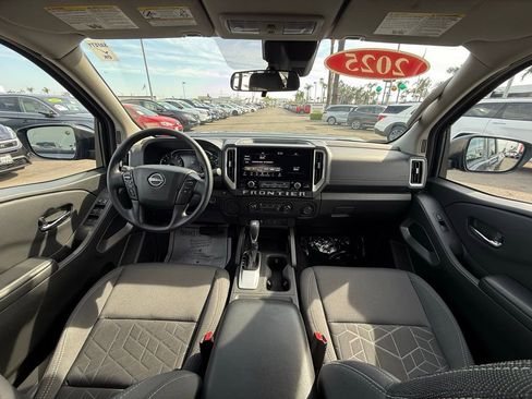 Certified 2025 Nissan Frontier SV image 14