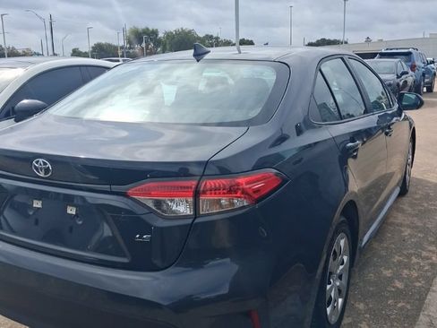 Used 2025 Toyota Corolla LE FWD image 3