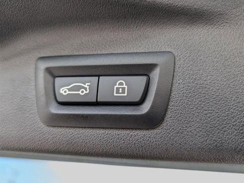 Used 2023 BMW X7 M60i image 15