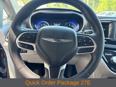 Used 2022 Chrysler Voyager LX FWD image 14
