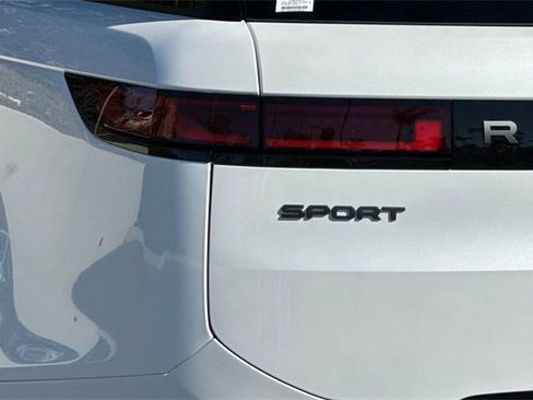 Certified 2025 Land Rover Range Rover Sport SE image 26