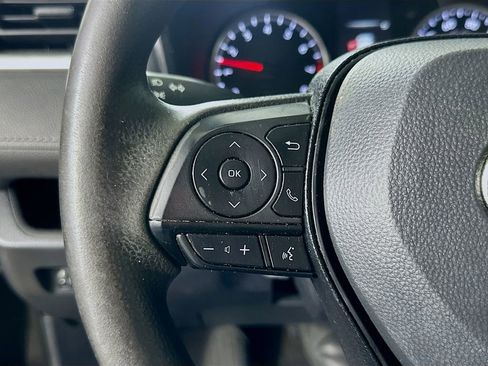 Used 2022 Toyota RAV4 LE image 22