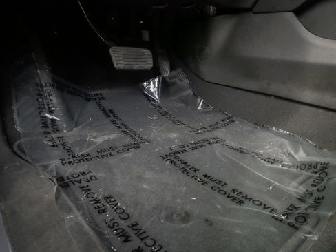 Used 2023 GMC Yukon XL SLT image 17