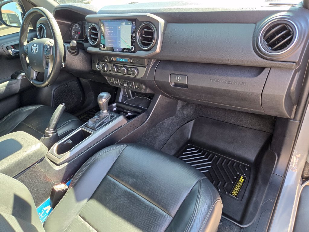 Used 2020 Toyota Tacoma TRD Off-Road w/ TRD Premium Off Road Package AWD/4WD image 23