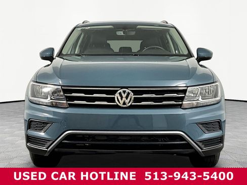 Used 2020 Volkswagen Tiguan SE w/ Panoramic Sunroof Package FWD image 2
