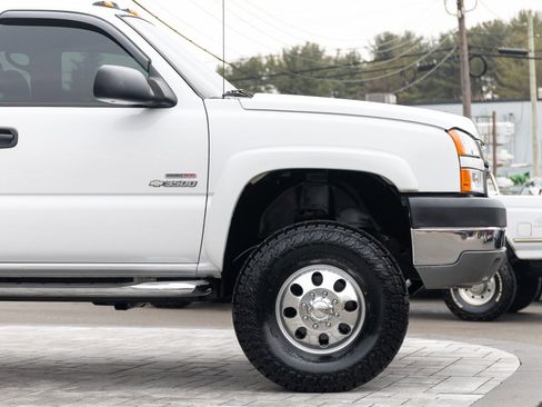 Used 2005 Chevrolet Silverado 3500 LT w/ Heavy-Duty Power Package image 17