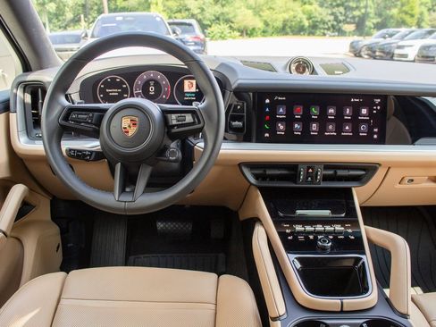 Used 2025 Porsche Cayenne Base w/ Premium Package Plus image 13