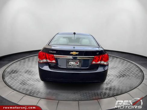 Used 2015 Chevrolet Cruze LT image 4