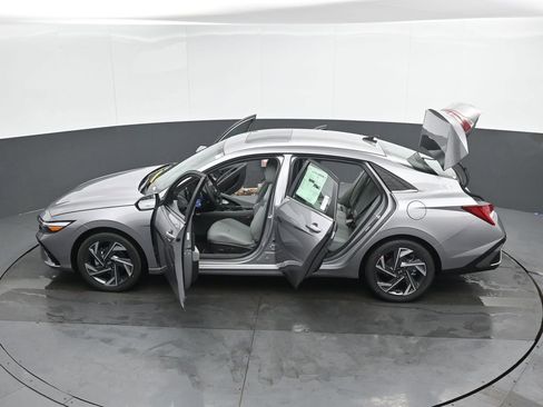 New 2026 Hyundai Elantra Limited FWD image 55