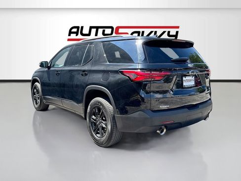 Used 2023 Chevrolet Traverse LT w/ Midnight/Sport Edition image 5