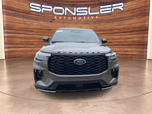 New 2026 Ford Explorer ST-Line w/ ST-Line Street Pack AWD/4WD image 9