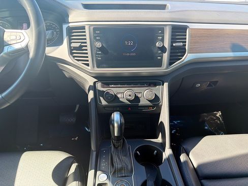 Used 2021 Volkswagen Atlas SE image 19