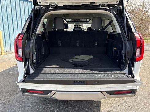 Used 2025 Ford Expedition Max Platinum AWD/4WD image 29