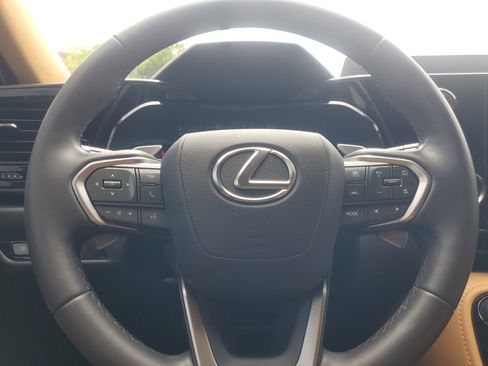 Used 2024 Lexus NX 250 FWD w/ Towing Package (2000 Lbs) image 25
