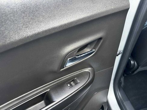 Used 2021 Chevrolet Trax LT w/ Driver Confidence Package image 36