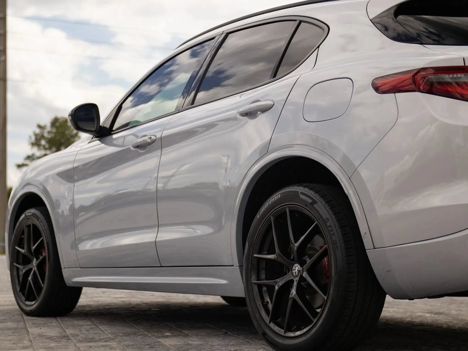 Used 2020 Alfa Romeo Stelvio Sport w/ Quick Order Package 22K Sport RWD image 8