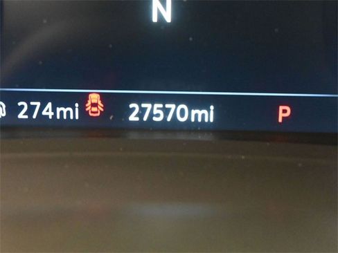 Certified 2022 Buick Envision Essence w/ Safety Package image 37