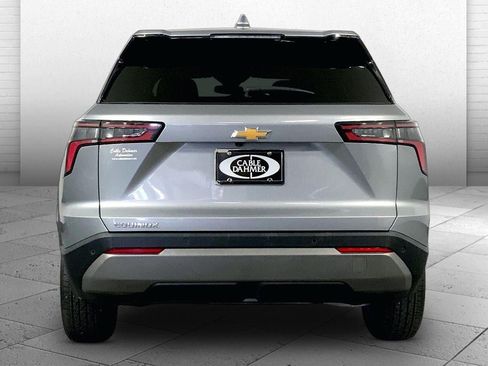 Used 2026 Chevrolet Equinox LT FWD image 3