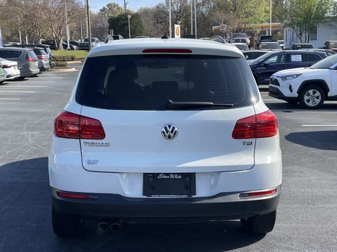 Used 2017 Volkswagen Tiguan S image 6