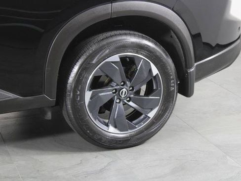 Certified 2024 Nissan Rogue SV FWD image 15