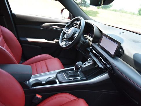Used 2025 Dodge Hornet GT w/ GT Plus Package AWD/4WD image 29