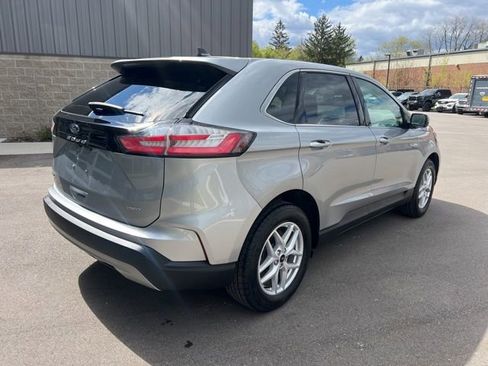 Used 2024 Ford Edge SEL w/ Convenience Package AWD/4WD image 5