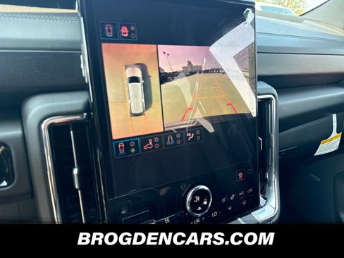 New 2026 GMC Yukon XL Denali w/ LPO, Floor Liner Package AWD/4WD image 6