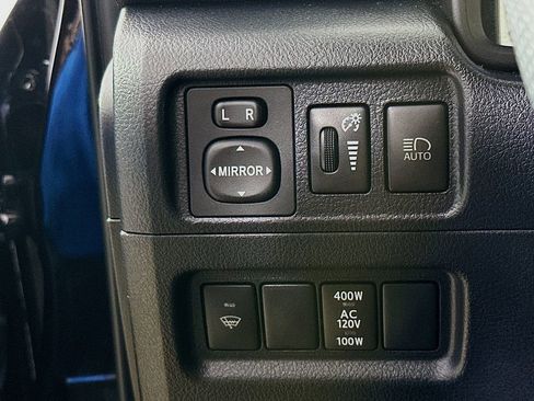 Used 2020 Toyota 4Runner SR5 Premium w/ Moonroof Package AWD/4WD image 12