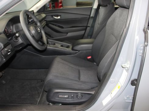 Used 2025 Honda Accord SE image 7