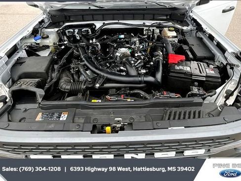 Used 2024 Ford Bronco Badlands image 8