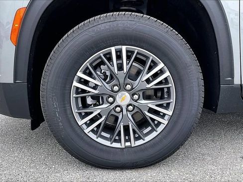 New 2026 Chevrolet Traverse LT w/ Driver Confidence Package image 7
