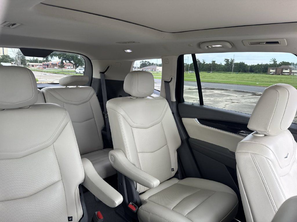 Used 2023 Cadillac XT6 Premium Luxury w/ Technology Package FWD image 34