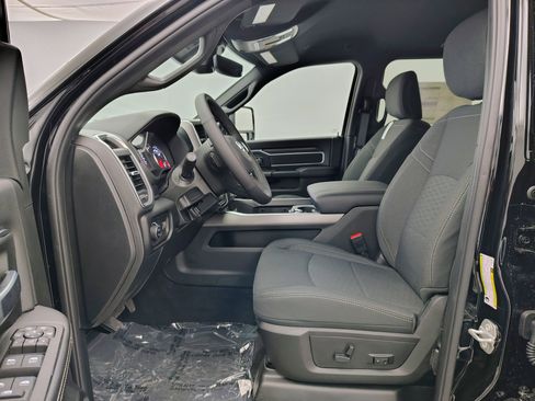 New 2026 RAM 2500 Big Horn AWD/4WD image 18