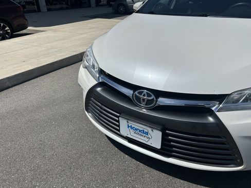 Used 2015 Toyota Camry XLE FWD image 10