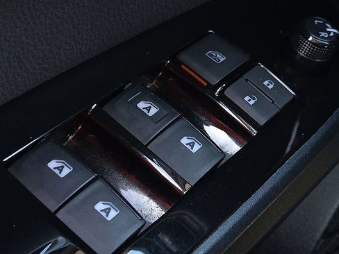 Used 2018 Toyota Prius Prime Advanced image 18