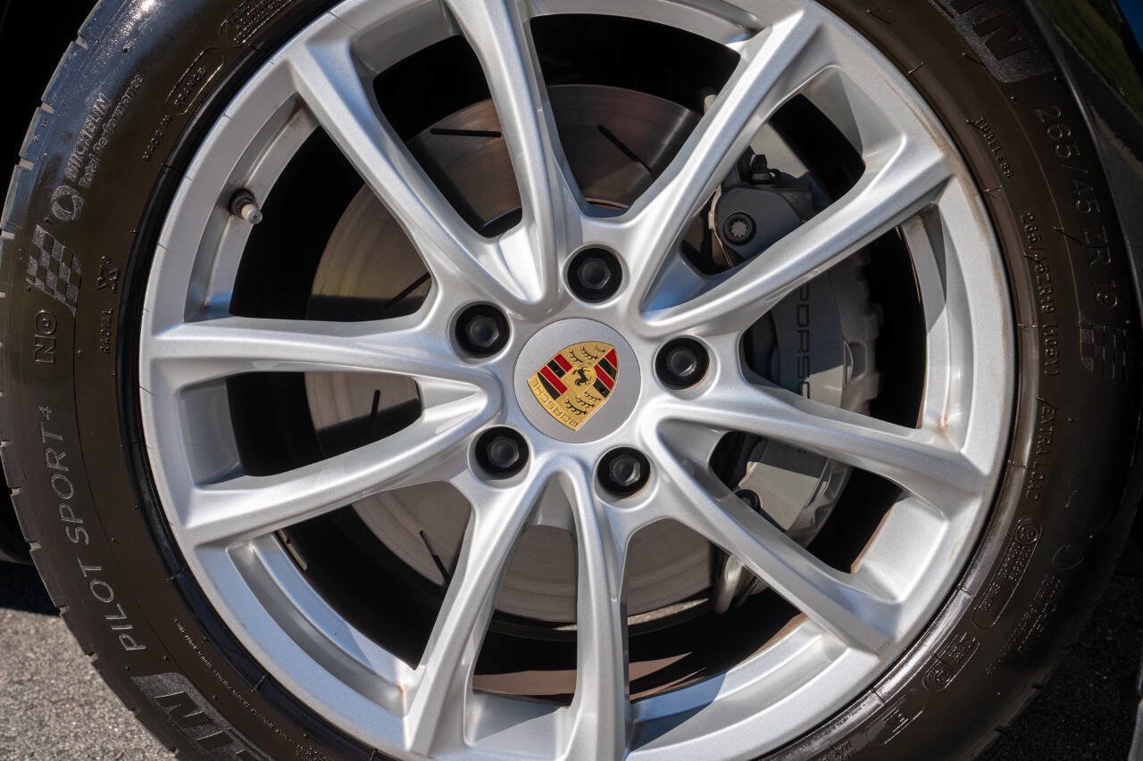 Used 2018 Porsche Panamera 4S AWD/4WD image 82