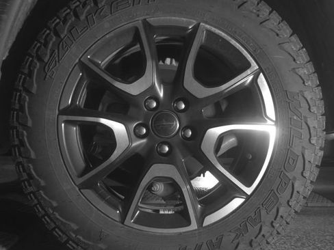 Used 2025 Jeep Compass Trailhawk AWD/4WD image 13