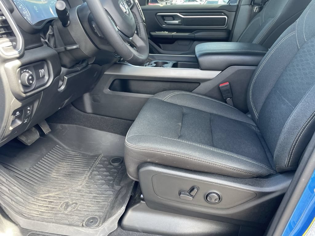Used 2025 RAM 1500 Big Horn AWD/4WD image 9