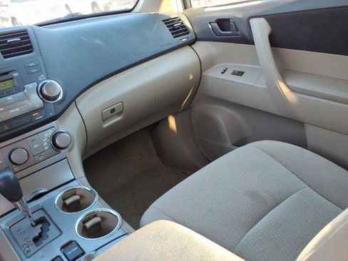 Used 2010 Toyota Highlander 4WD image 16