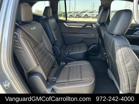 New 2026 GMC Acadia Denali Ultimate w/ LPO, Floor Liner Package AWD/4WD image 25
