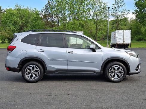 Used 2023 Subaru Forester Premium AWD/4WD image 10