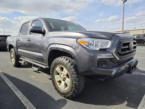 Used 2022 Toyota Tacoma SR AWD/4WD image 11