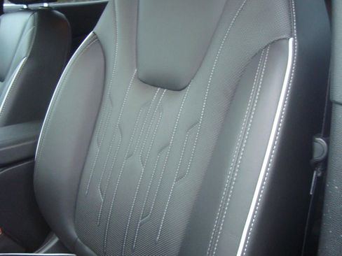 Used 2024 Buick Encore GX Avenir w/ Avenir Technology Package image 11